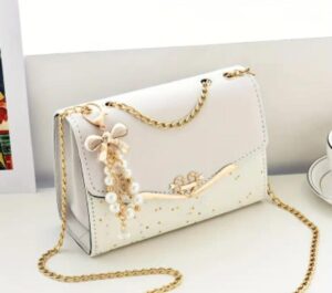 Elegant Bow Charm Crossbody Bag – Fashionable Metal Chain & Color-Block Shoulder Bag